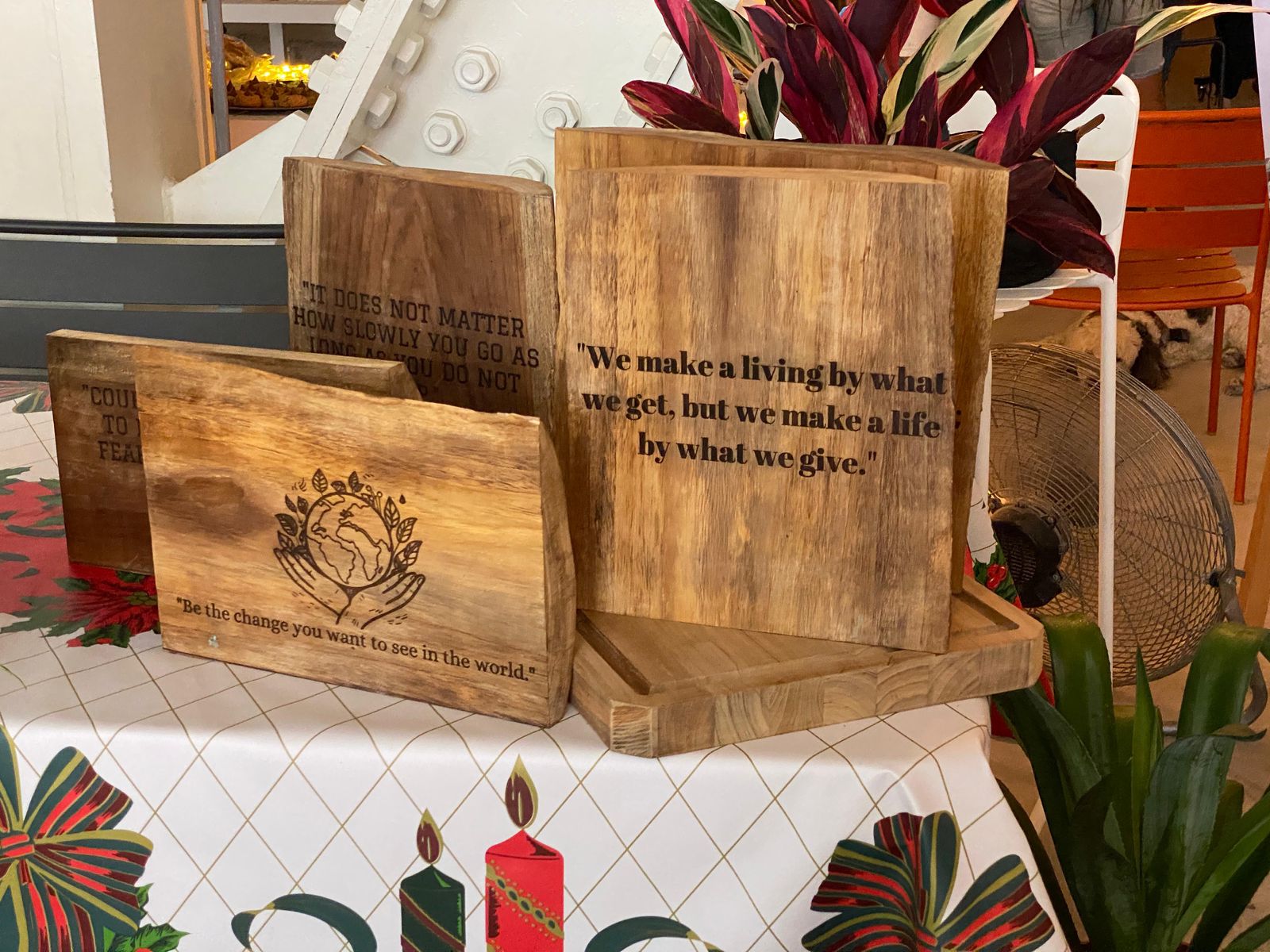 Costillones de teca con mensajes